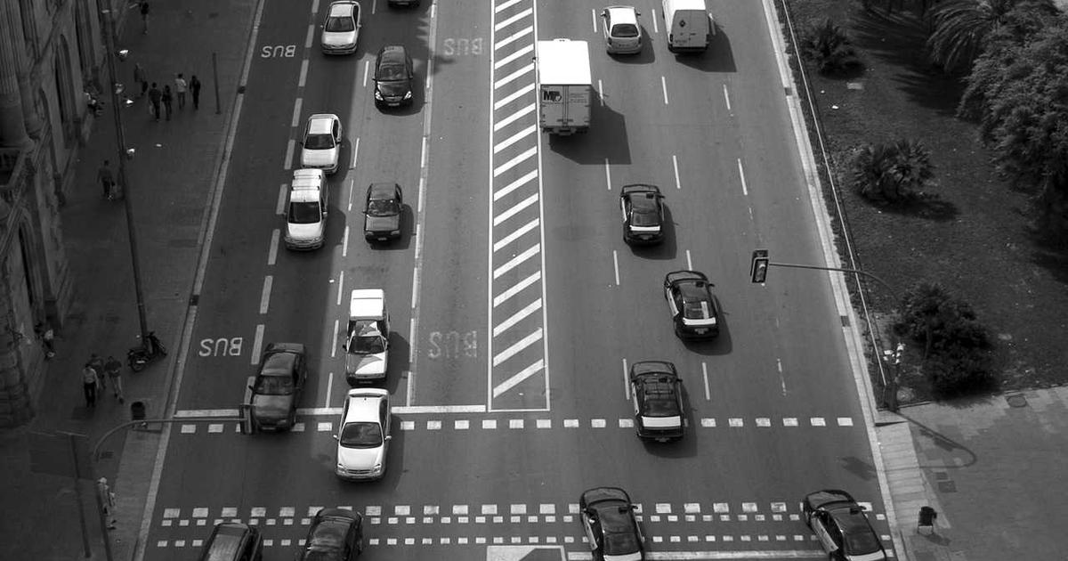 Topic Authority Roadmap For Year One — Step-By-Step Playbook For Beginners To Grow Organic Traffic With A Small Budget